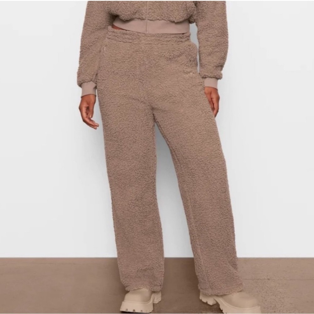 NWT SKIMS Teddy Pants Sherpa Jogger Desert 3X